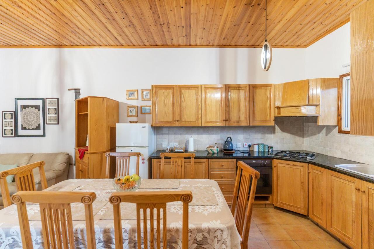 House Eufrosyne Apartment Moutoullas ภายนอก รูปภาพ